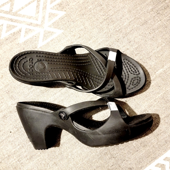 Crocs Chunky Criss-cross Heel - Picture 4 of 12